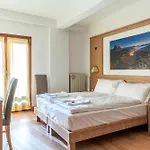 Panorama 4*