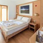 Panorama 4*
