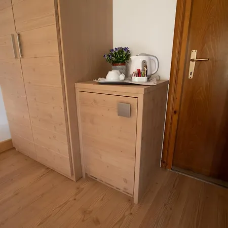 Panorama מלון דירות 4*